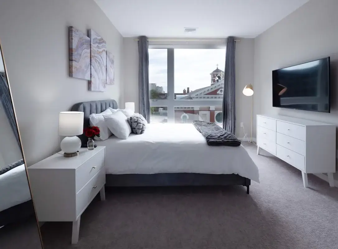 Luxurious 2BR – 2Bath W/ Gym | Downtown at Yale photo