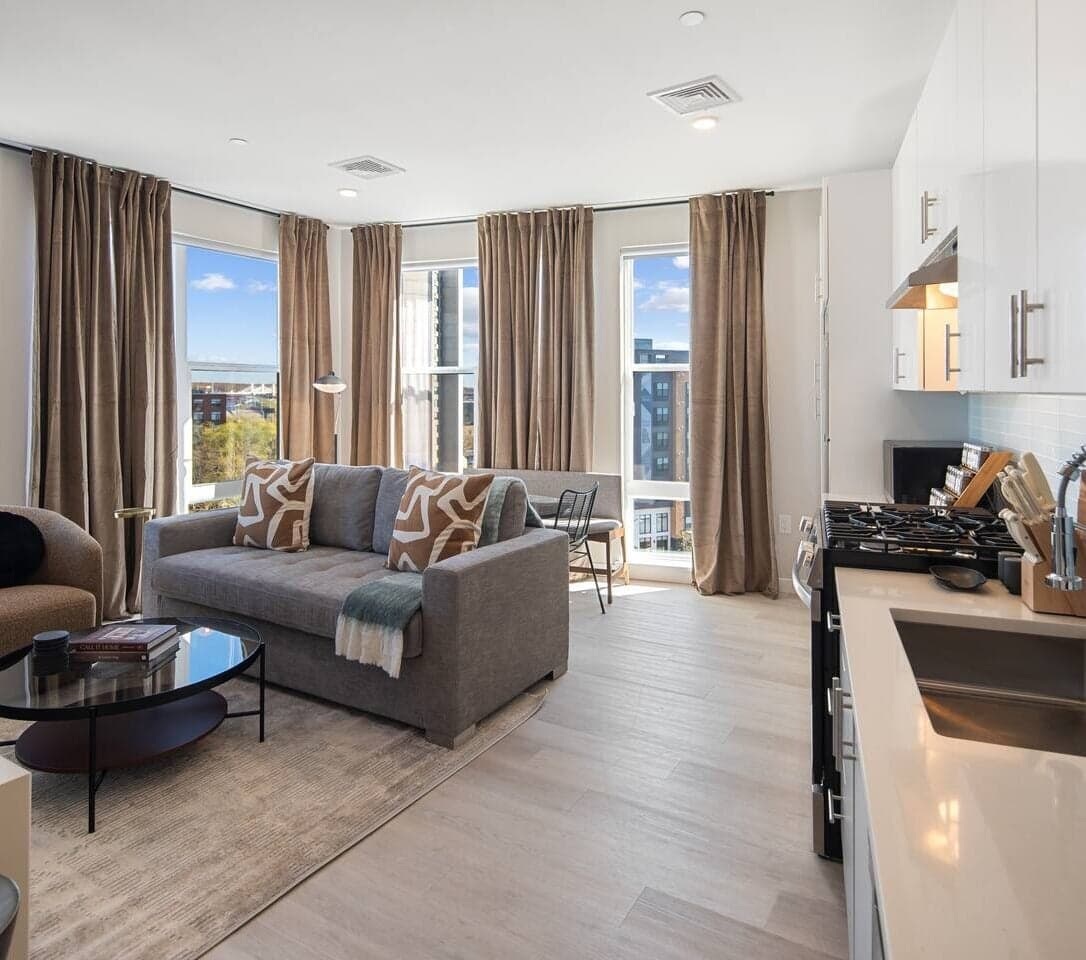 Luxurious 3BR Apartment w/ Parking & Gym photo