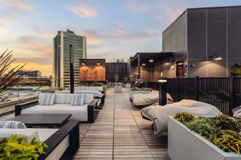 High Rooftop Lounge
