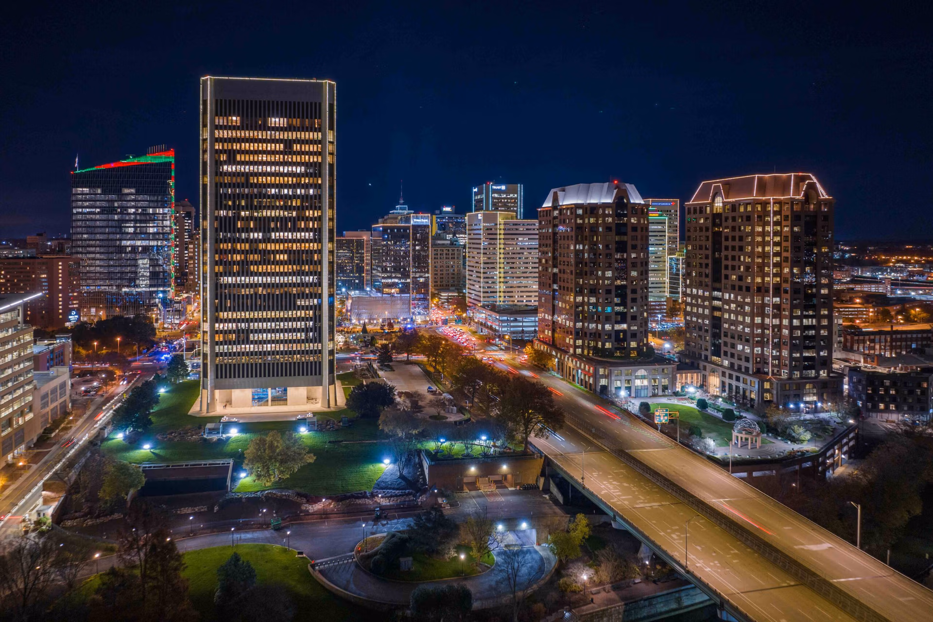 scenic view of Downtown Richmonds skyline at night