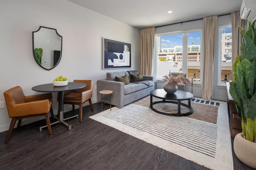 White Plains, NY: Hyatus Listing
