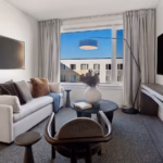 Luxe Everett 2BR–2BA w/ Pool, Gym & Parking