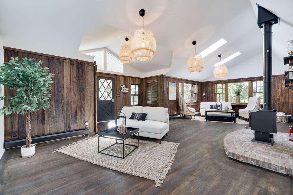 airbnb booking vrbo expedia Hyatus lodging stays furnished apartments Homes Cabin Canadensis Lake Road